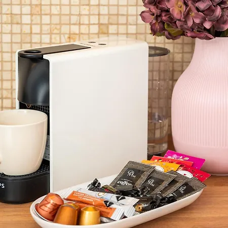 2-br 200 M From Station And Tower Lejlighed