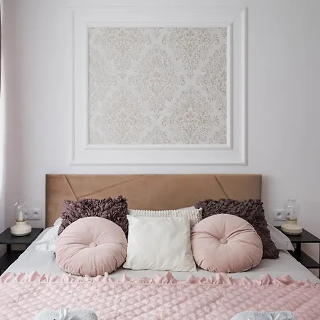 2-br 200 M From Station And Tower Warszawa