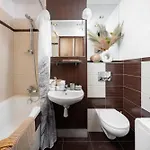 2-br 200 M From Station And Tower ワルシャワ