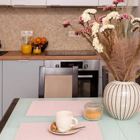 Apartamento 2-br 200 M From Station With Parking On Site *