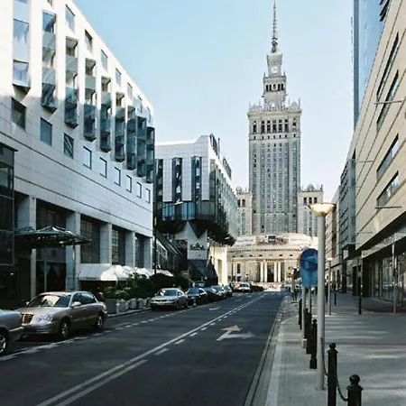 Apartmán 2-br 200 M From Station With Parking On Site
